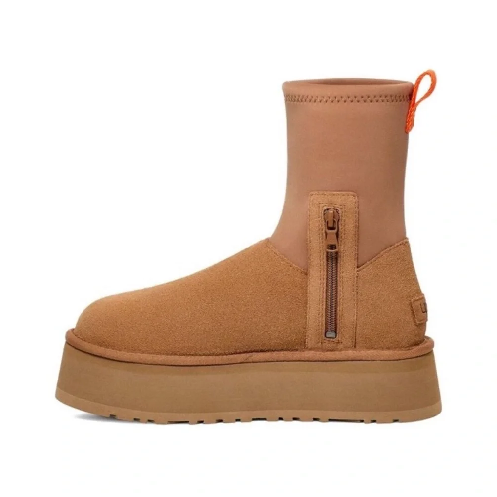 UGG Classic Dipper Boots NWT